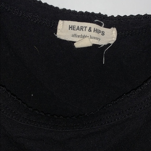 Heart & Hips black top~ size S - Picture 2 of 5
